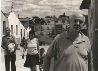 Occupazione di terre e costruzione di case