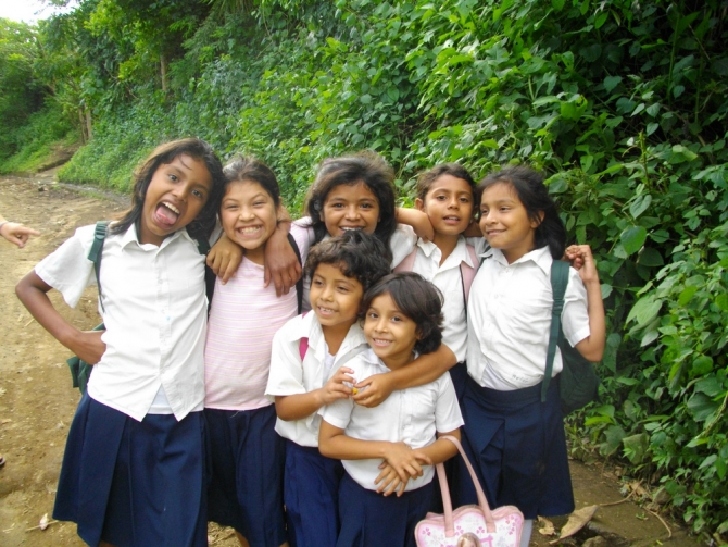 Zaini scolastici e merende per bambini